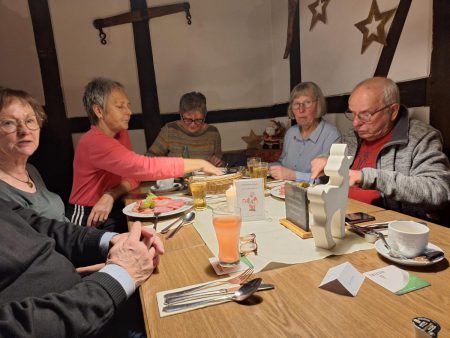 20251116 Wanderung Heiligengeisterholz Kapenburg09 Foto E.Drews 